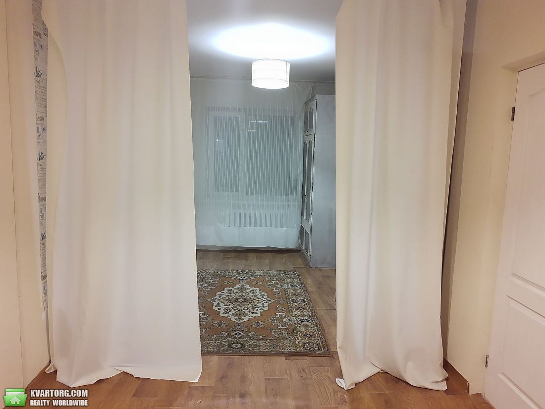 Rent out 2-room apartment. Киев, Верховинная — photo 3