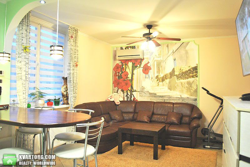 Rent out 3-room apartment. Киев,  Вильямса — photo 1