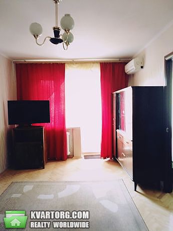 Rent out 2-room apartment. Киев, Соборности проспект — photo 4