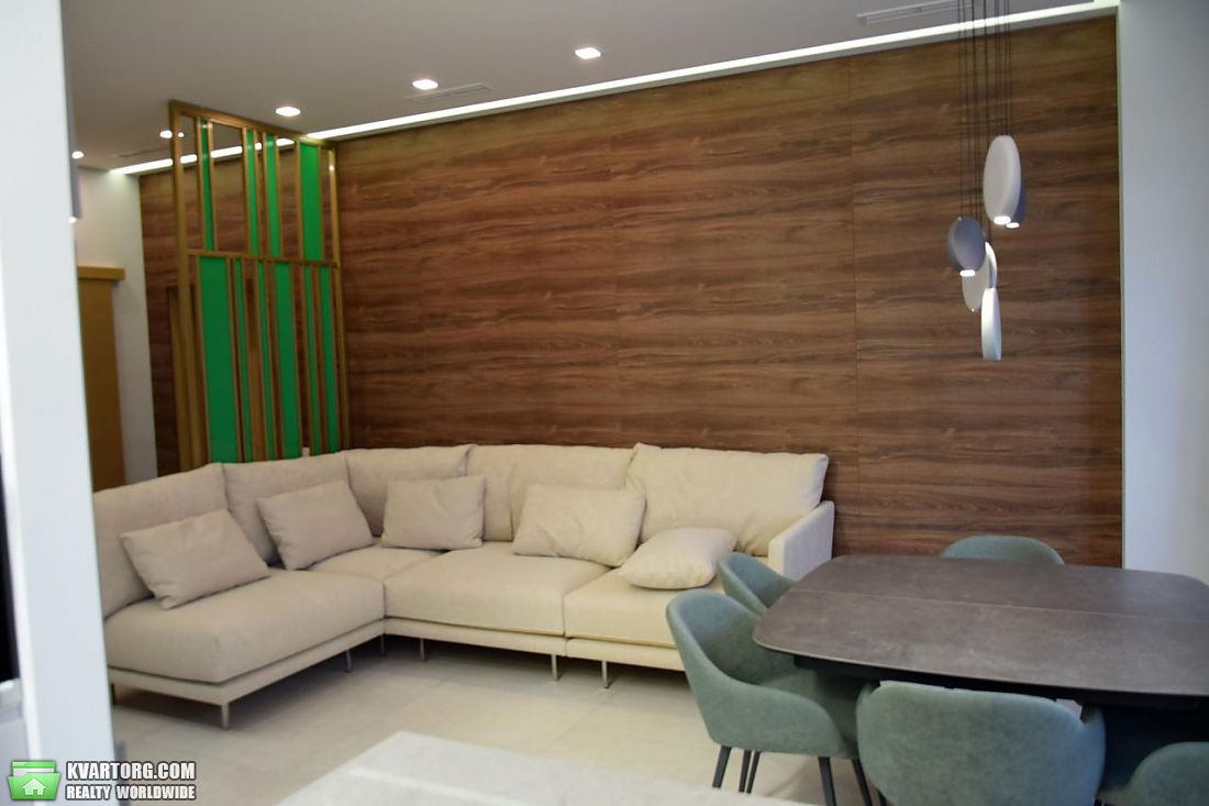 Rent out 3-room apartment. Киев,  Малоподвальная — photo 2