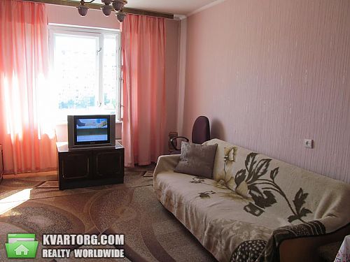 Rent out 2-room apartment. Киев, Радунская — photo 1