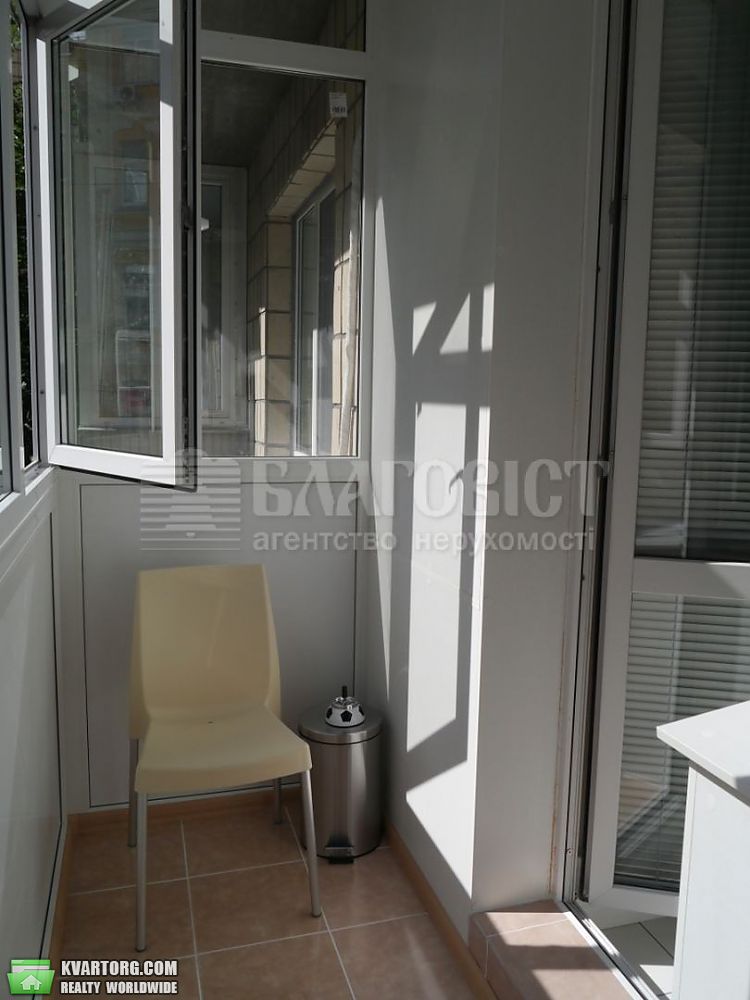 Rent out 1-room apartment. Киев,  Малая Житомирская — photo 4