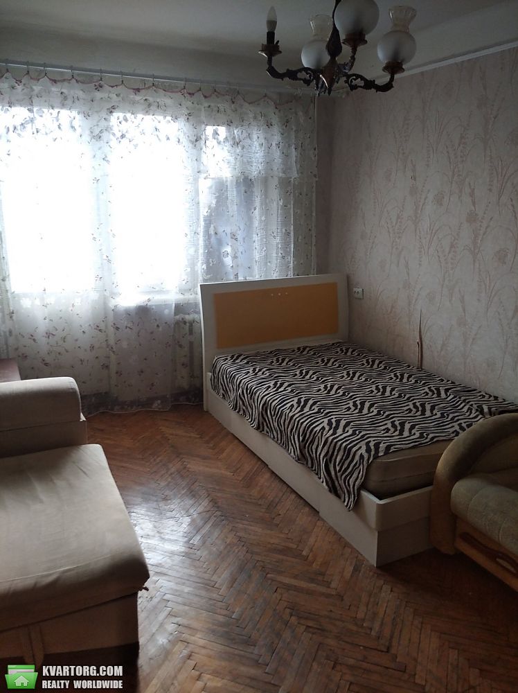 Rent out 2-room apartment. Киев,  Мира пр — photo 1