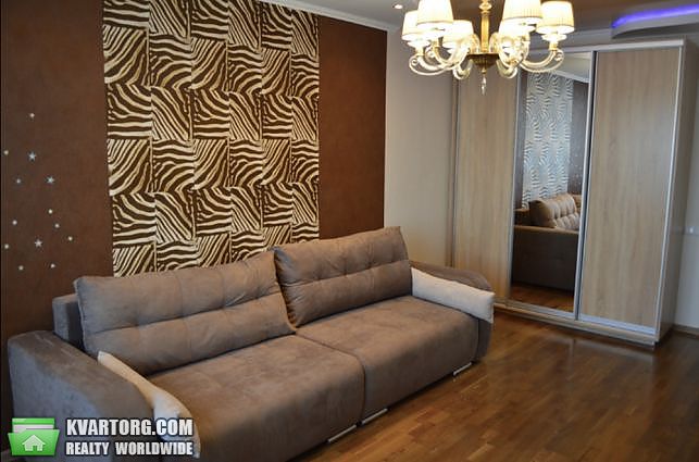 Rent out 1-room apartment. Киев,  Урловская — photo 1