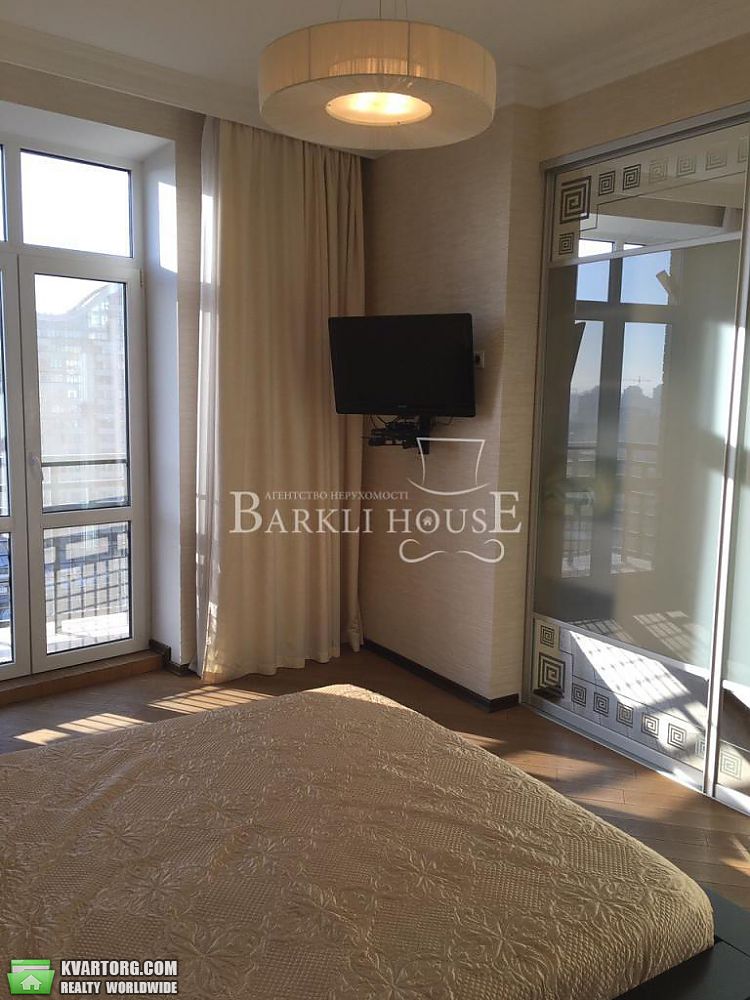 Rent out 2-room apartment. Киев,  Старонаводницкая — photo 5