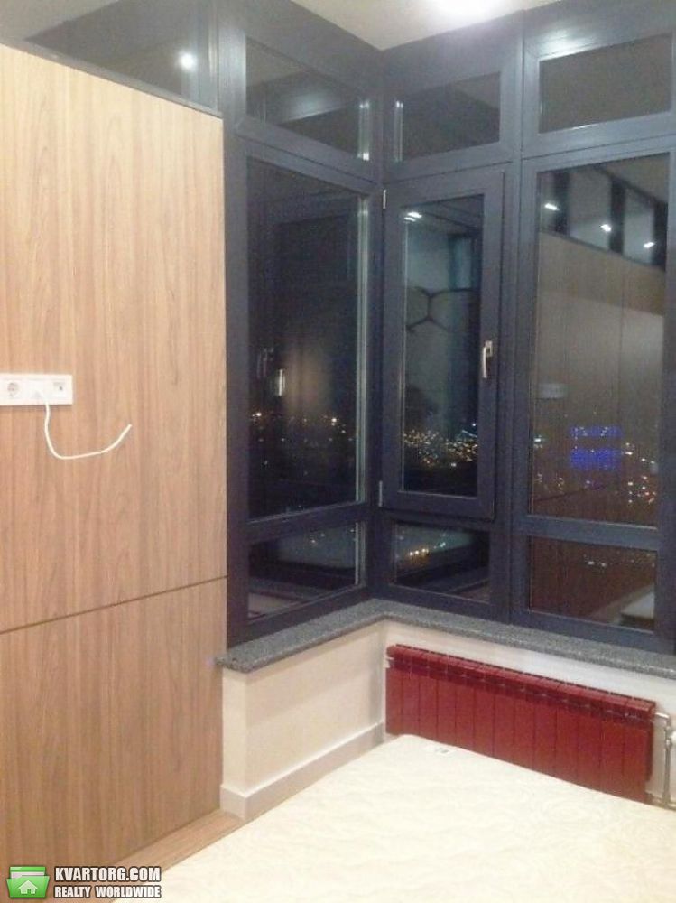Rent out 2-room apartment. Киев,  Жилянская — photo 6
