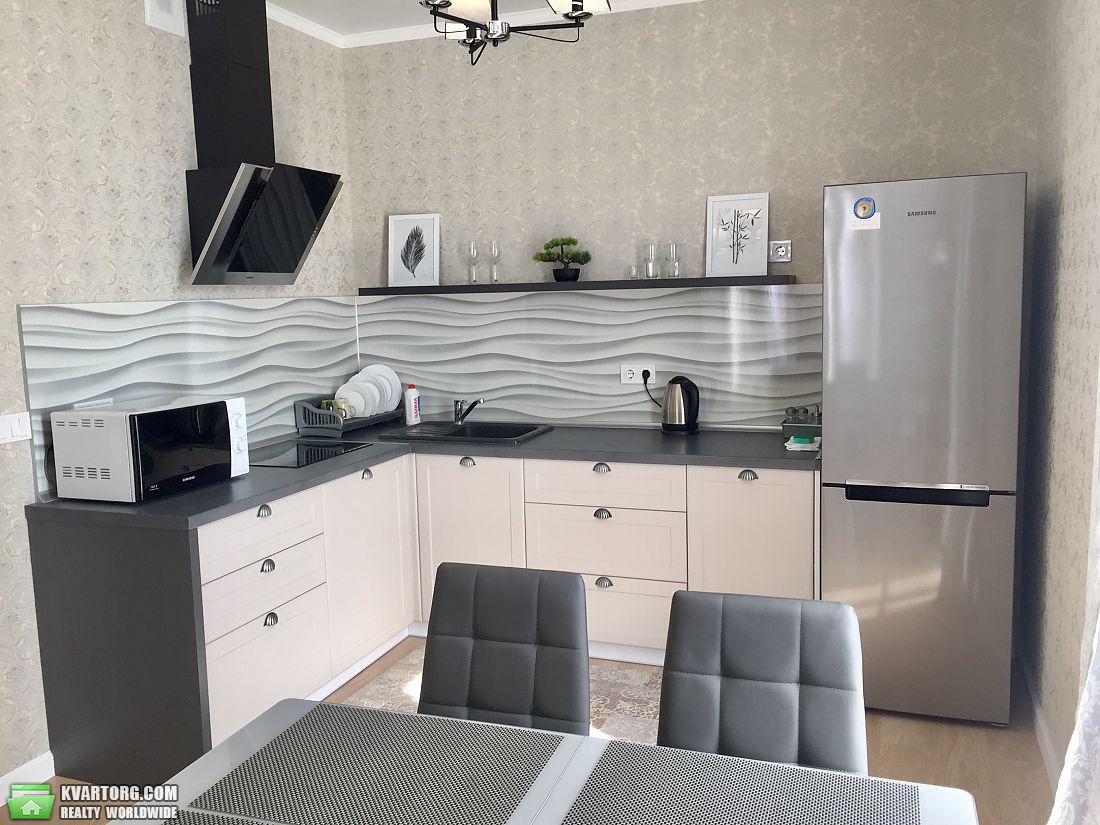 Rent out 2-room apartment. Киев, Регенераторная — photo 3