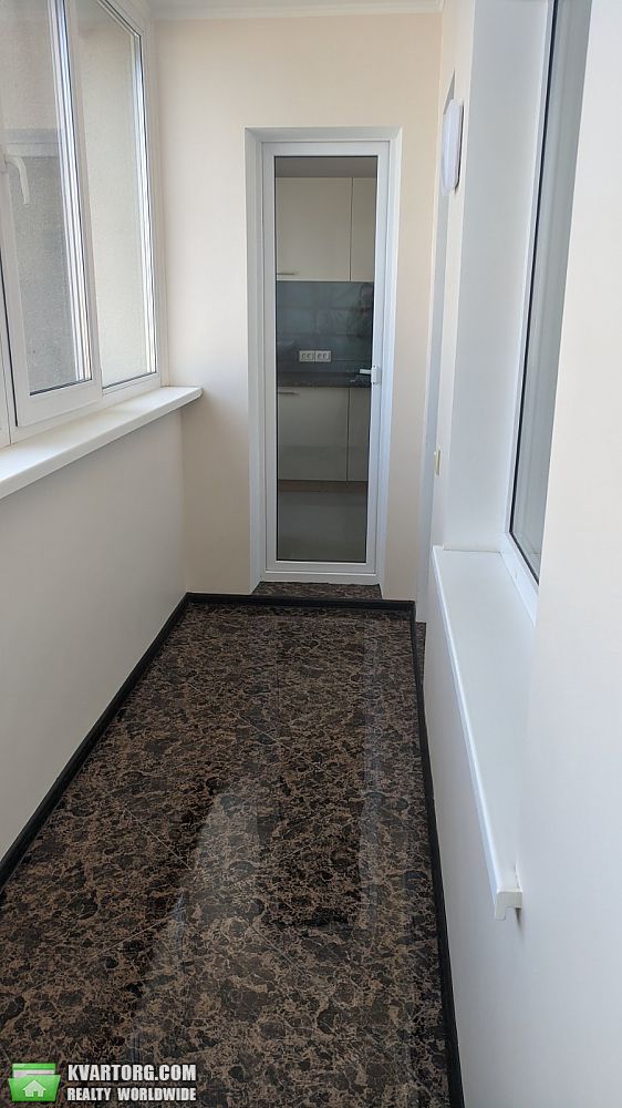 Rent out 3-room apartment. Киев,  Декабристов — photo 9