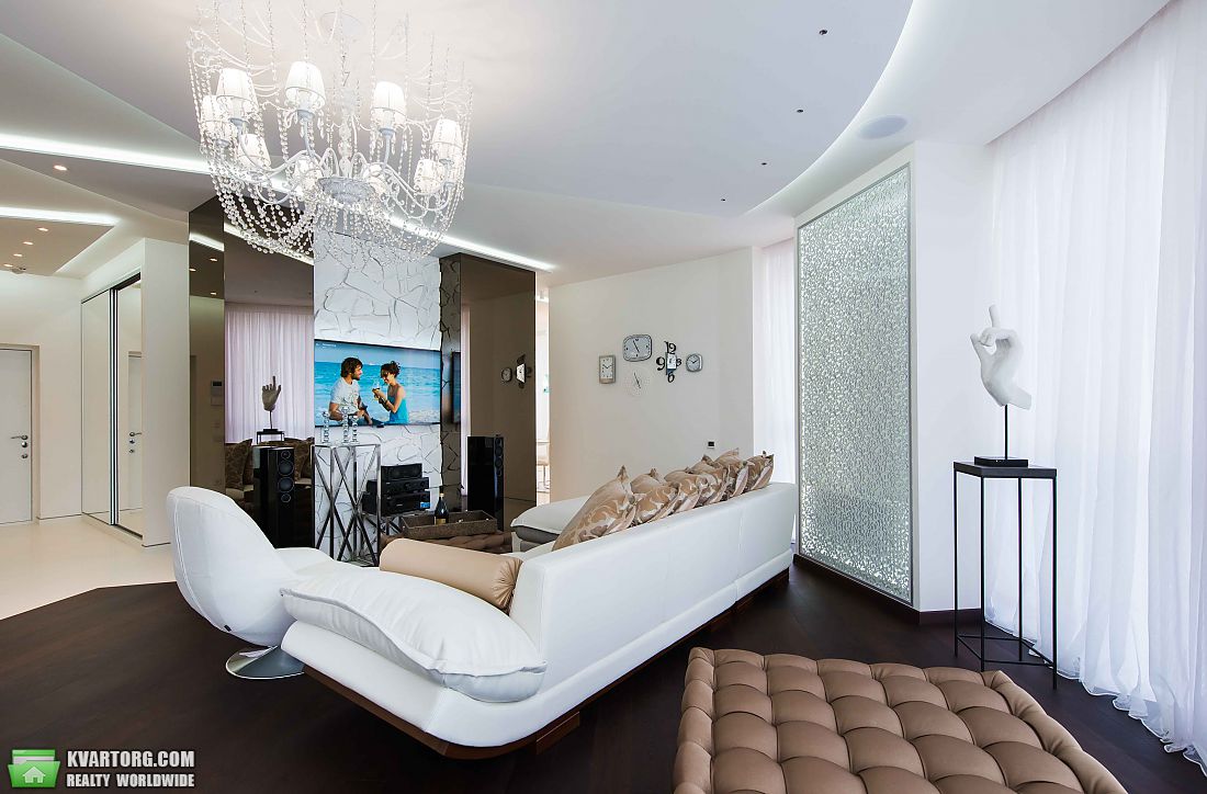 Sell 3-room apartment. Киев,  Драгомирова — photo 1