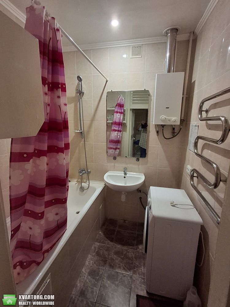 Rent out 2-room apartment. Киев,  Мартиросяна — photo 9