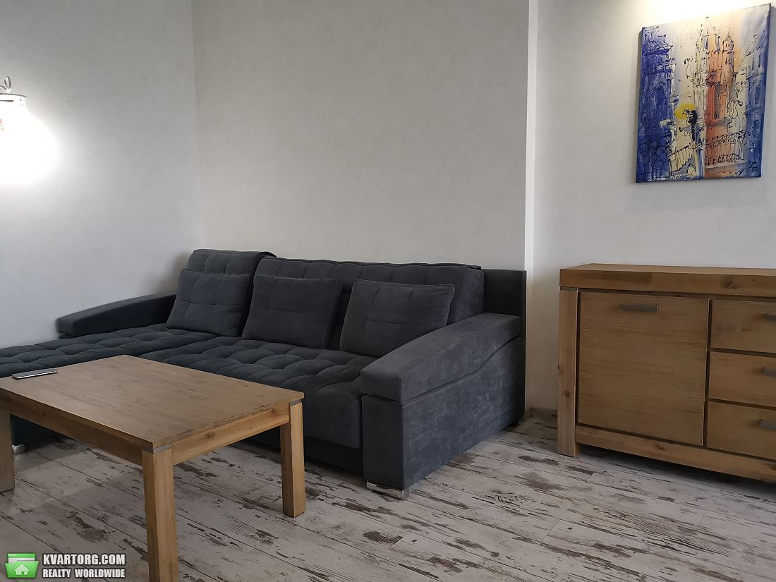 Rent out 1-room apartment. Киев, Жилянська — photo 3