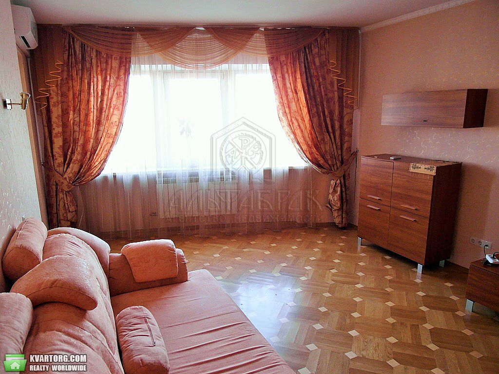 Rent out 1-room apartment. Киев, бульвар Верховного совета — photo 1