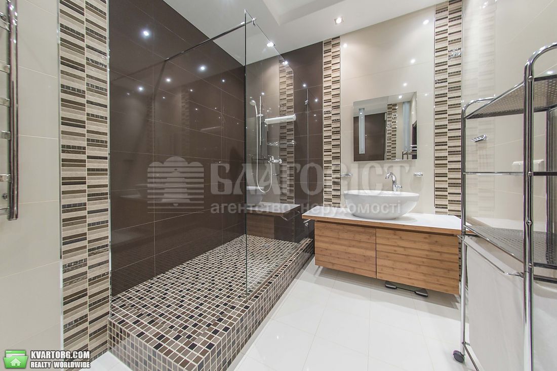 Rent out 4-room apartment. Киев,  Лабораторный пер — photo 1