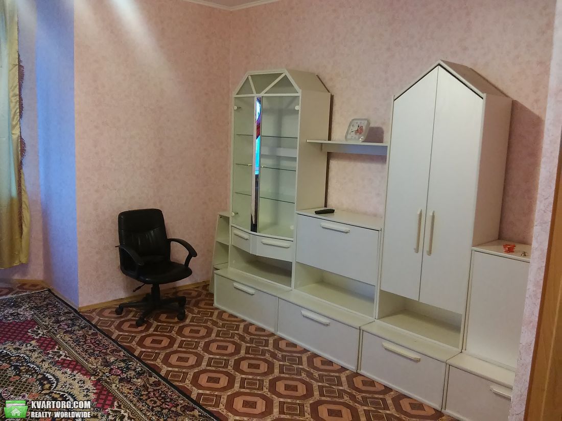 Rent out 3-room apartment. Киев,  Градинская — photo 3