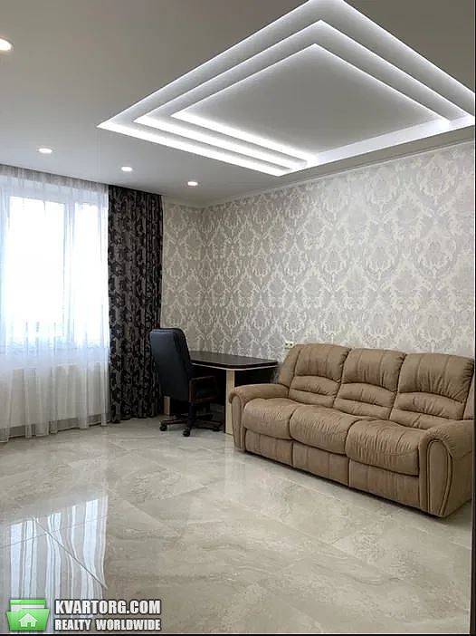 Rent out 2-room apartment. Киев,  Саксаганского — photo 1