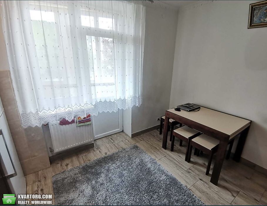 Rent out 3-room apartment. Львов, Юнаківа — photo 2