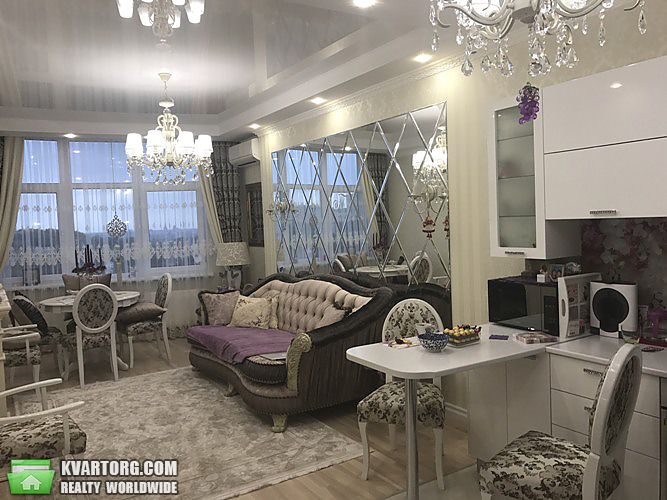 Rent out 3-room apartment. Киев,  Глубочицкая — photo 1