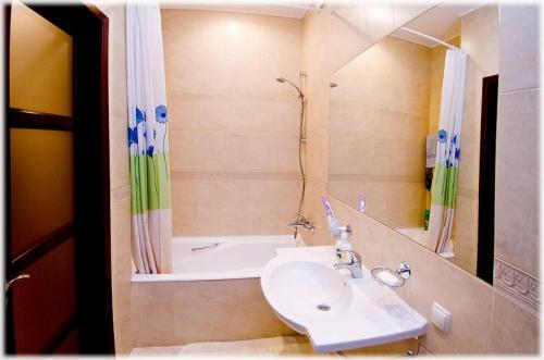 Rent out 2-room apartment. Харьков, Блюхера — photo 7