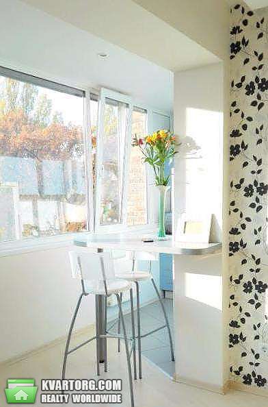Rent out 2-room apartment. Киев, Политехническая — photo 4