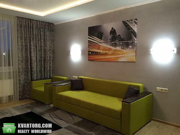 Rent out 3-room apartment. Киев,  Рижская — photo 3