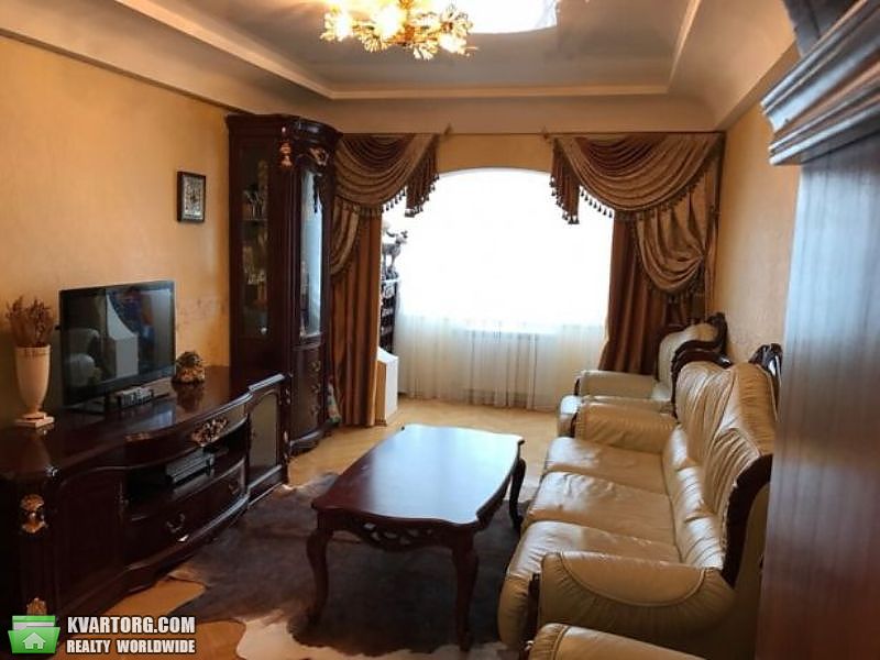 Sell 3-room apartment. Киев,  Зодчих — photo 1