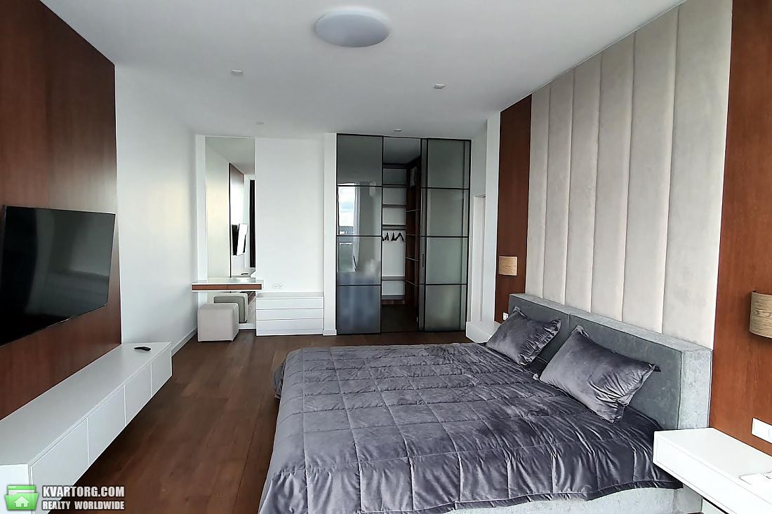 Rent out 3-room apartment. Киев,  Никольско-Слободская — photo 1
