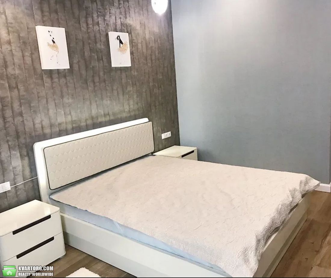 Rent out 2-room apartment. Киев,  Щорса — photo 4