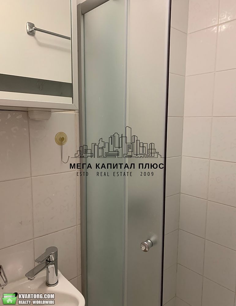 Rent out 1-room apartment. Киев, Яна Василя — photo 8