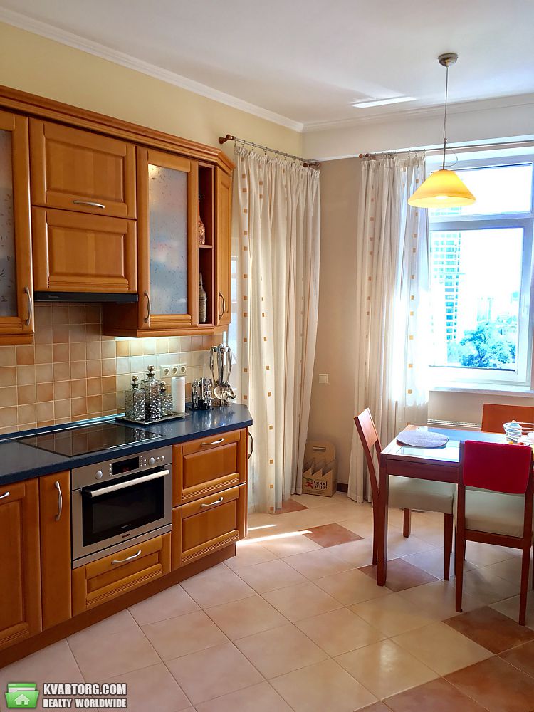 Sell 1-room apartment. Киев,  Щорса — photo 1