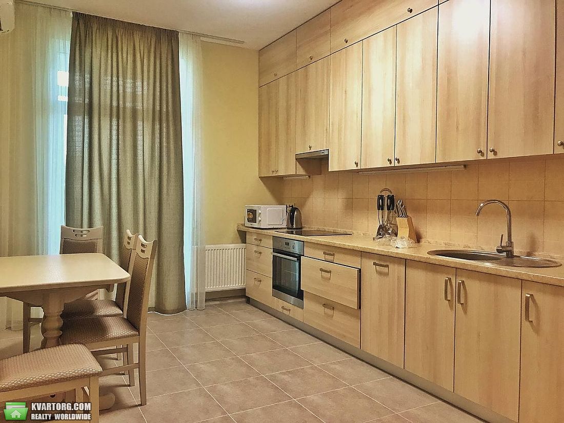 Rent out 2-room apartment. Киев, Саперное поле — photo 1