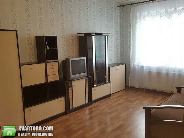 Rent out 2-room apartment. Киев,  Трутенко — photo 1