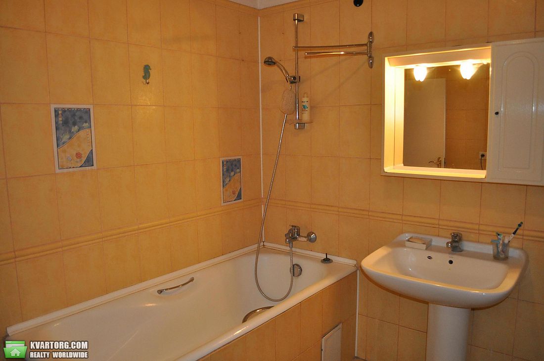 Rent out house. Киев, ул. Льва Толстого — photo 10