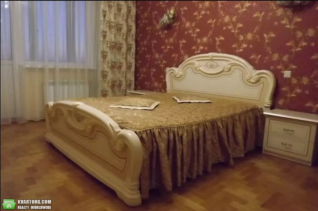 Rent out 2-room apartment. Киев,  Чавдар — photo 1