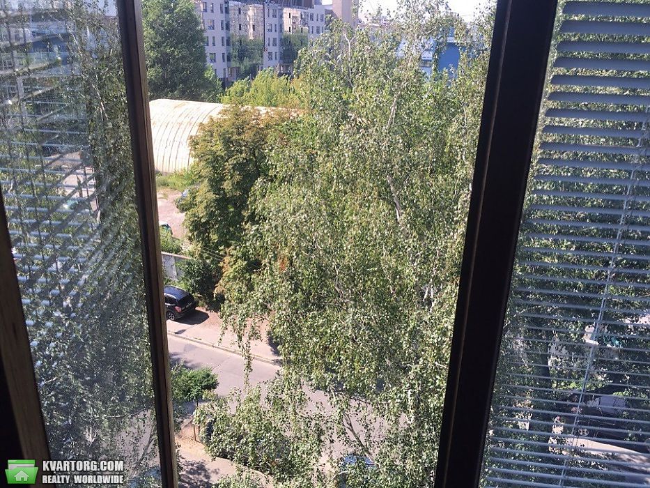 Rent out 1-room apartment. Киев,  Жилянская — photo 3