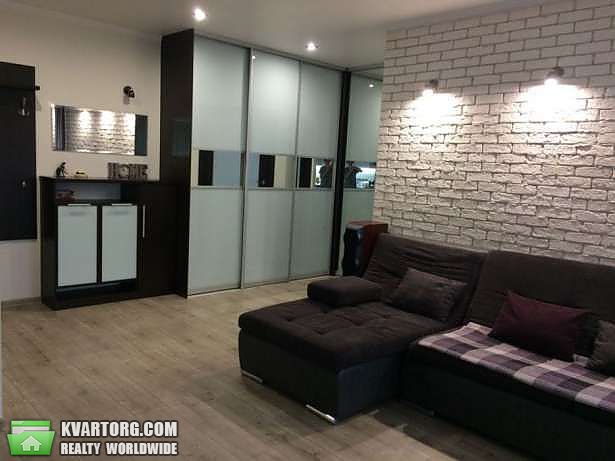 Rent out 2-room apartment. Киев, деловая — photo 4