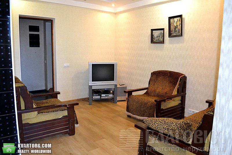 Sell 3-room apartment. Киев,  Багговутовская — photo 1