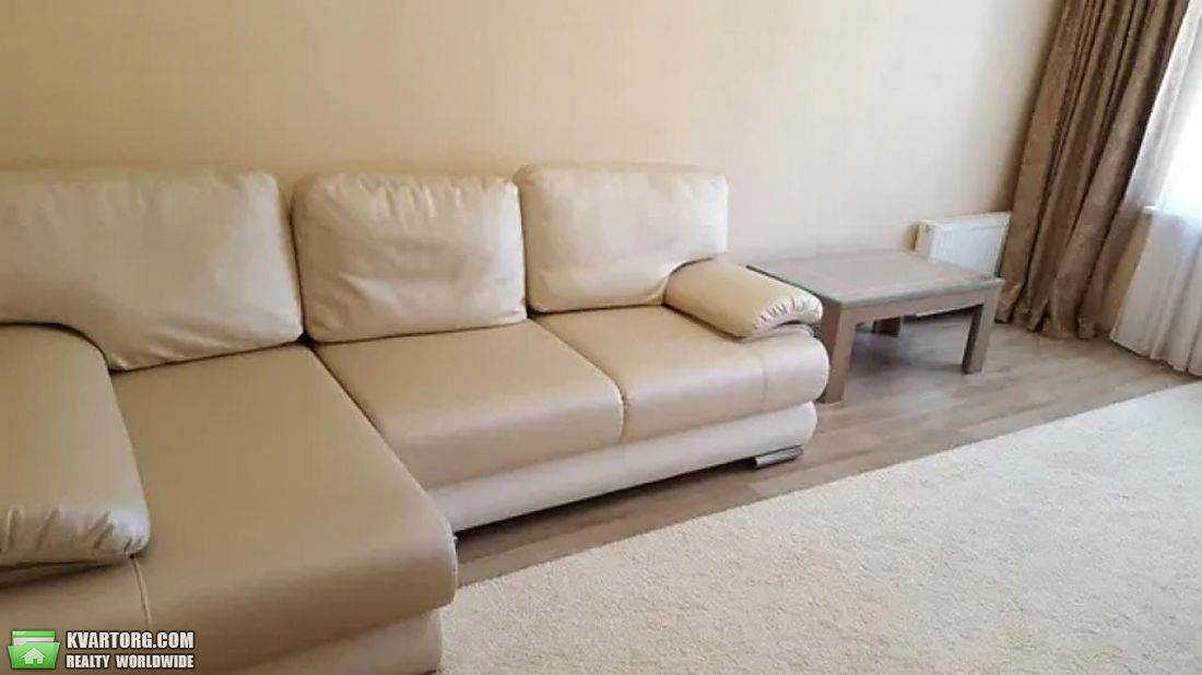 Rent out 2-room apartment. Киев,  Черновола — photo 1