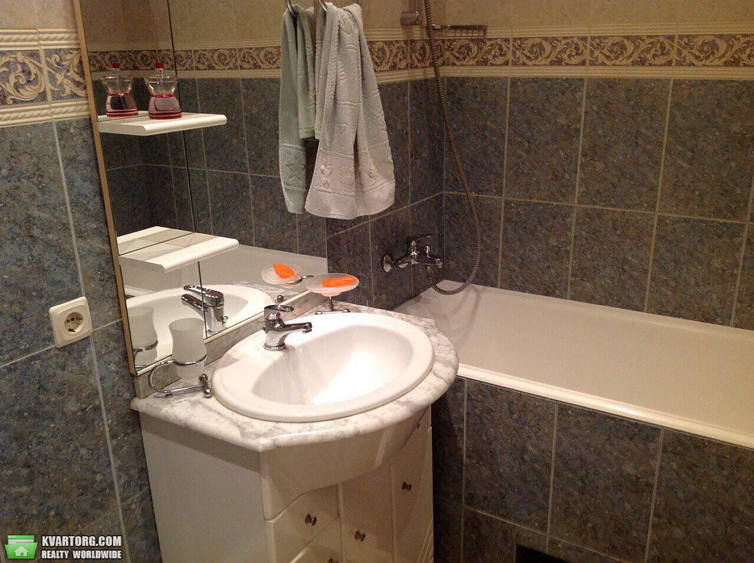 Rent out 2-room apartment. Киев,  Семьи Хохловых — photo 8