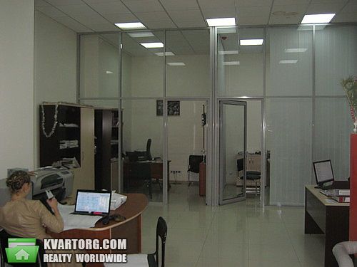 Rent out office. Киев, ул.Жилянская — photo 1