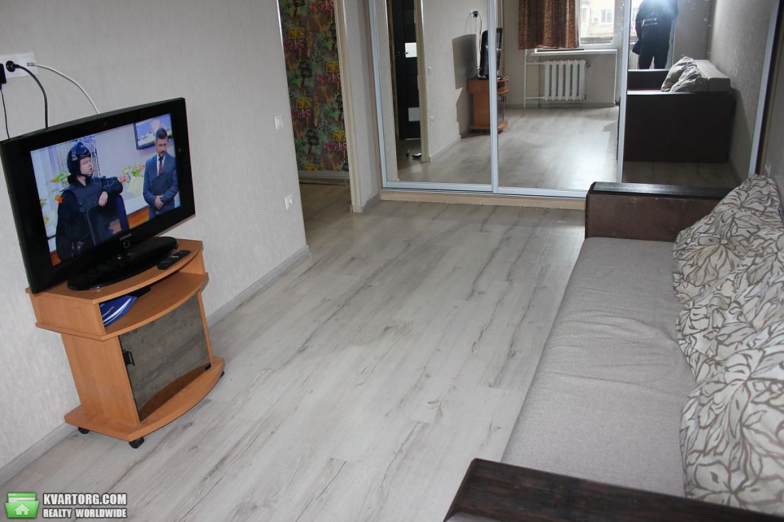 Rent out 1-room apartment. Днепропетровск, Рабочая — photo 1