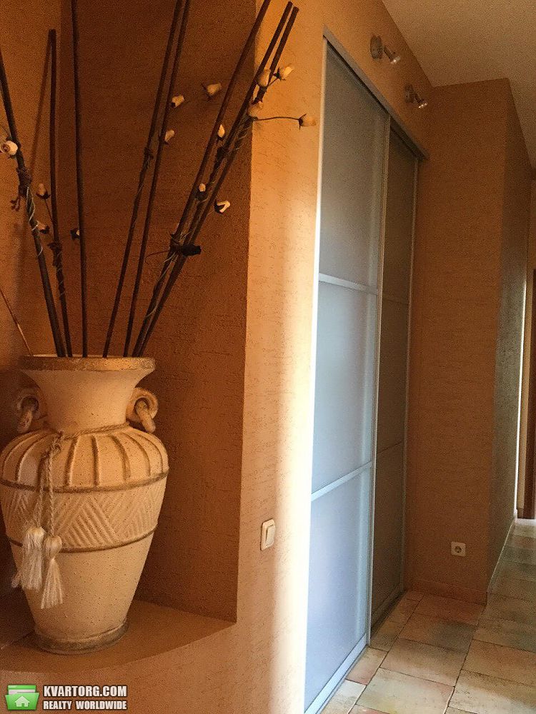 Sell 4-room apartment. Киев,  Богдана Хмельницкого — photo 9