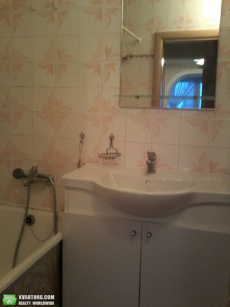Rent out 2-room apartment. Киев,  Гоголевская — photo 2