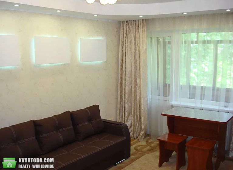 Sell 3-room apartment. Киев, Метростроевская — photo 1