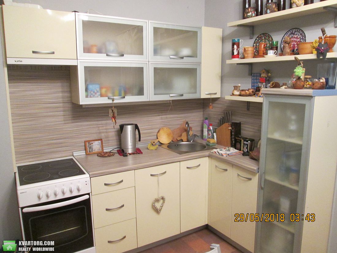Rent out 2-room apartment. Киев,  Кошица — photo 4