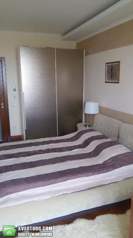 Rent out 3-room apartment. Киев,  Салютная — photo 8