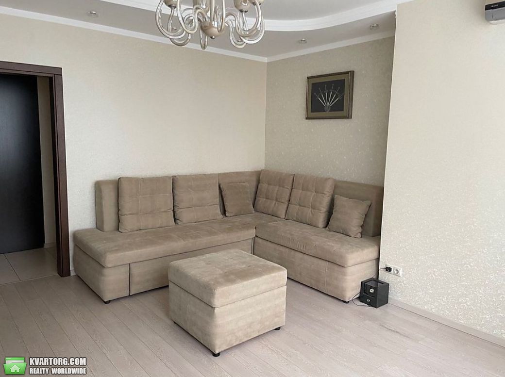 Rent out 2-room apartment. Киев, градинская — photo 3