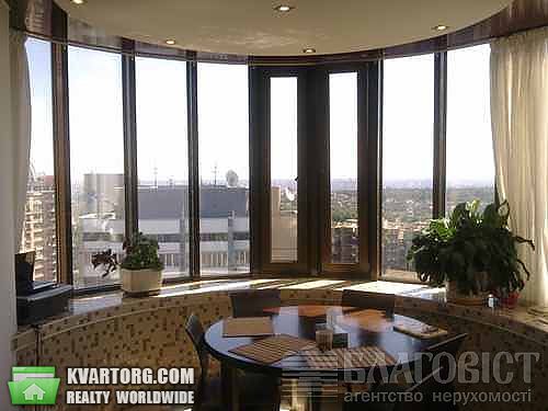 Sell 2-room apartment. Киев, Старонаводницкая — photo 1