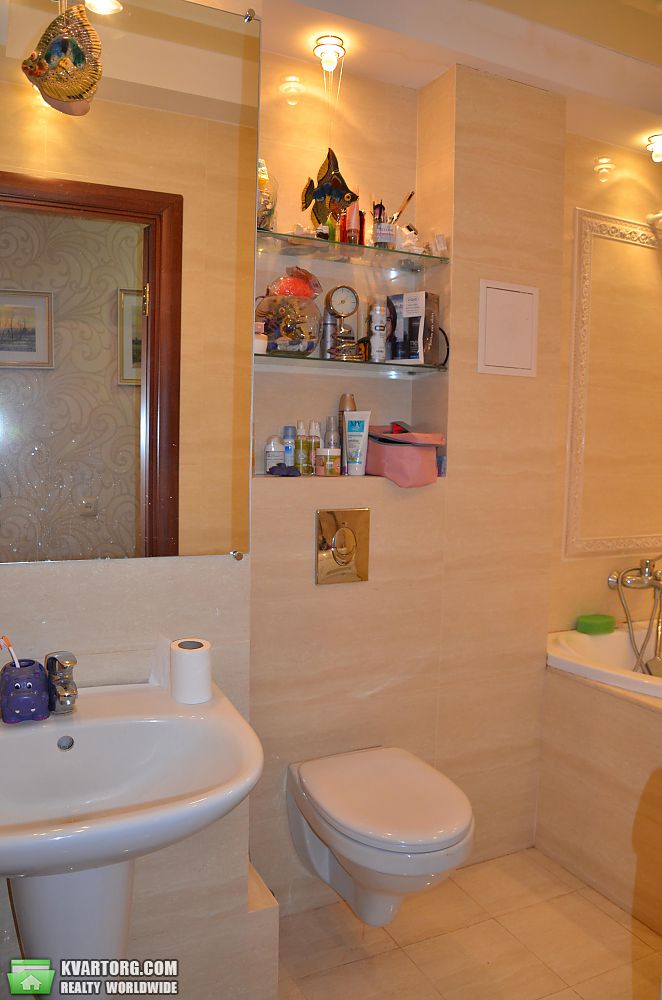 Rent out 2-room apartment. Киев,  Якира — photo 4