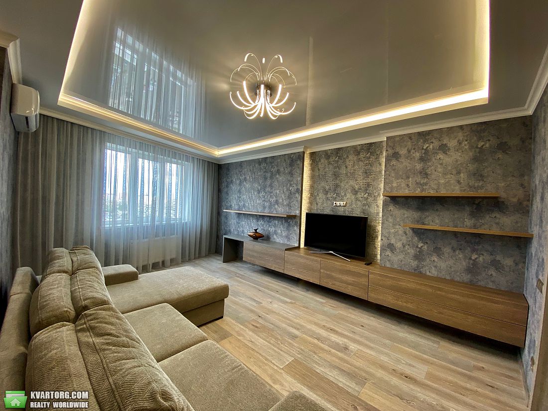 Rent out 3-room apartment. Киев,  Оболонский пр — photo 1