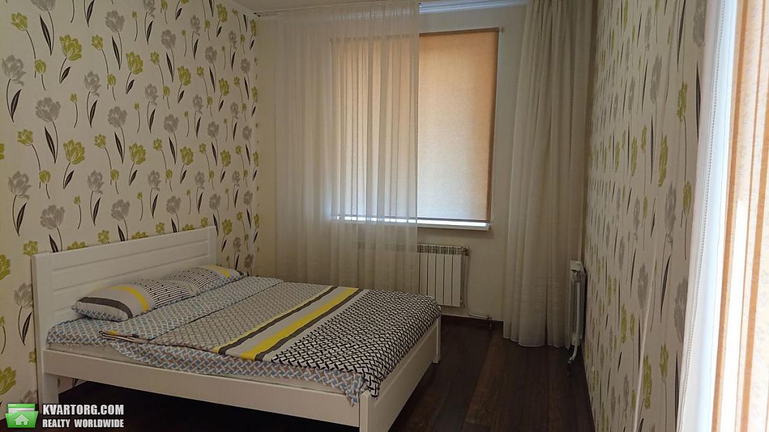 Rent out 3-room apartment. Киев,  Павловская — photo 5